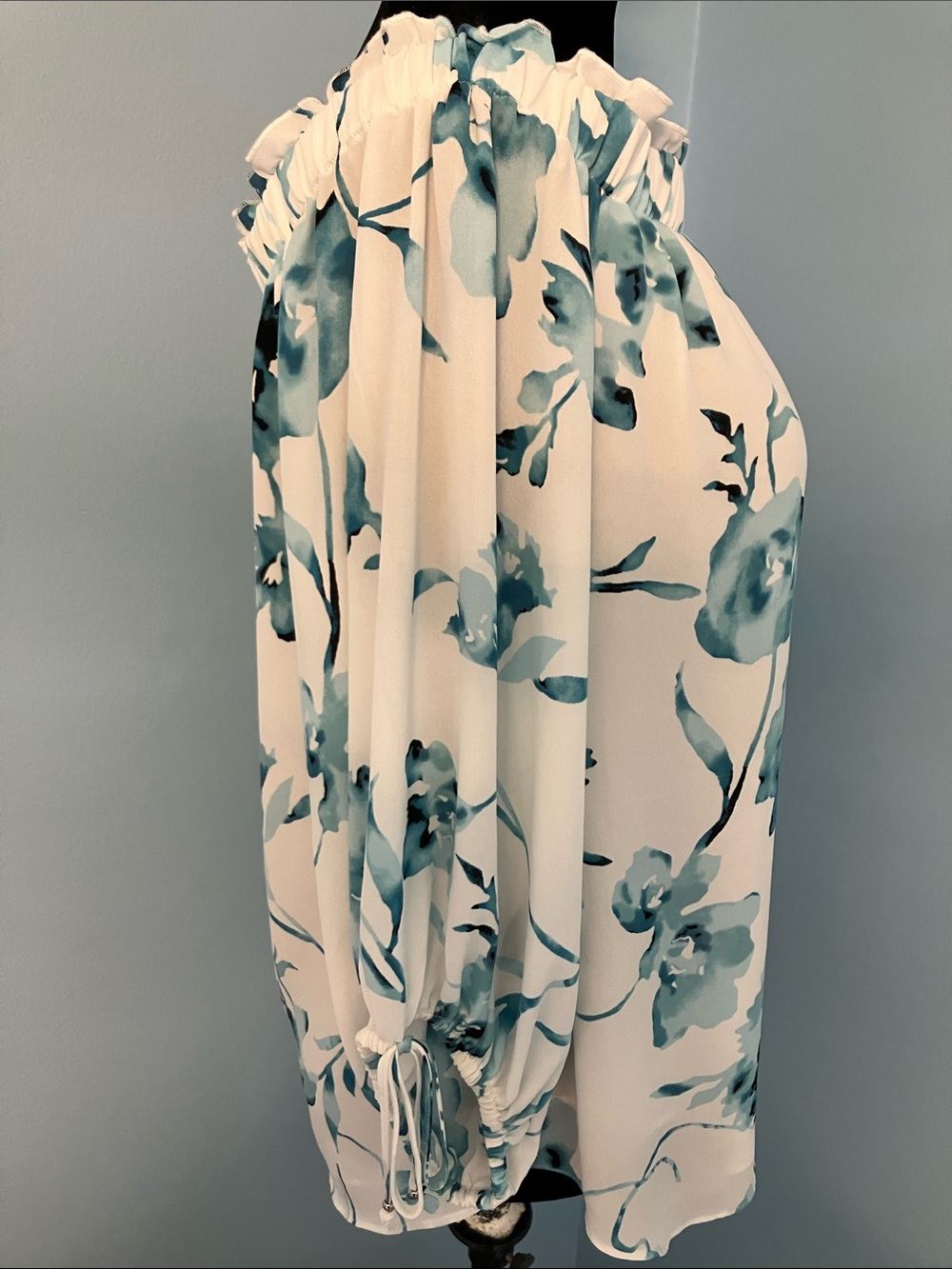 Off-Shoulder Floral Blouse in Teal and White - Picture 2 of 5